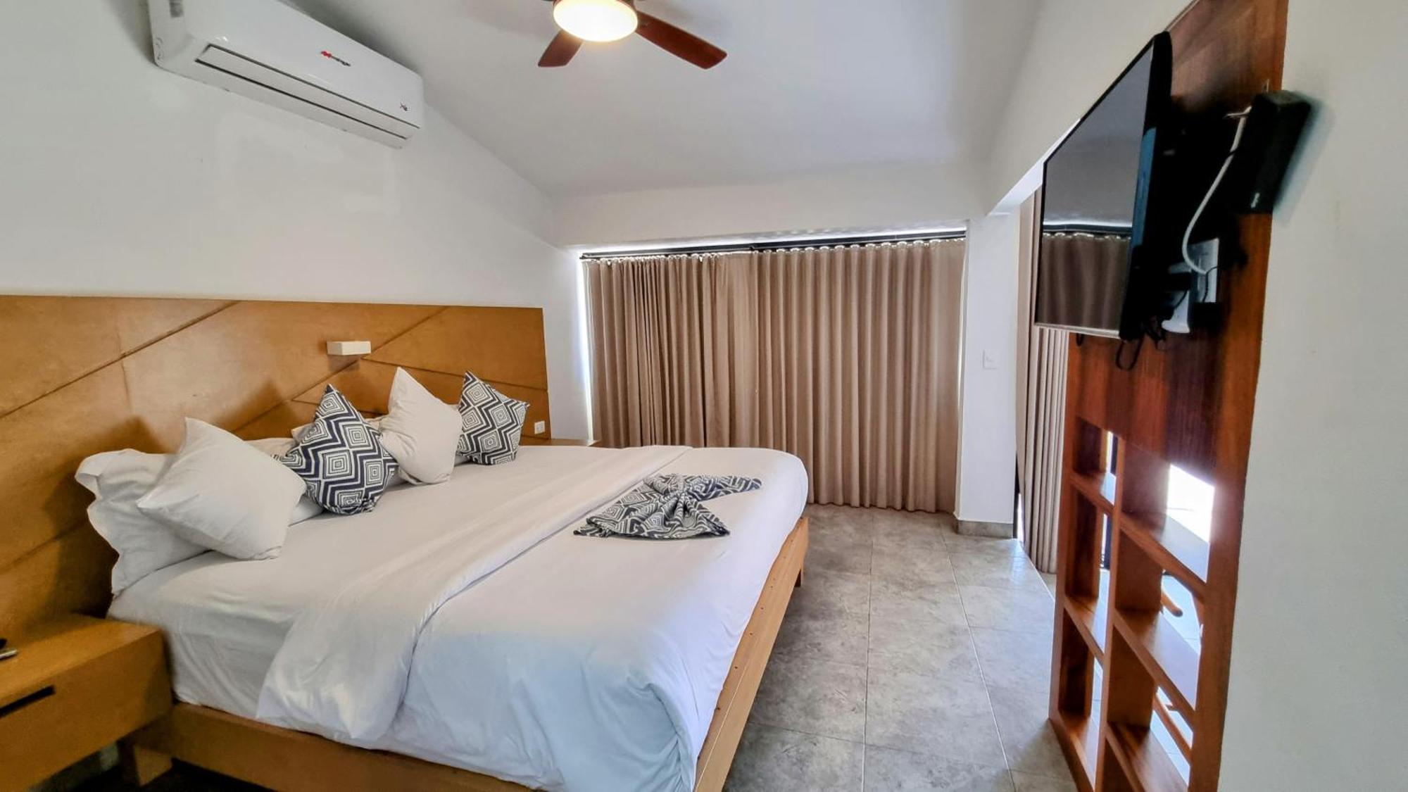 Buena Vista Oceanfront & Hot Springs Resort Buenavista  エクステリア 写真