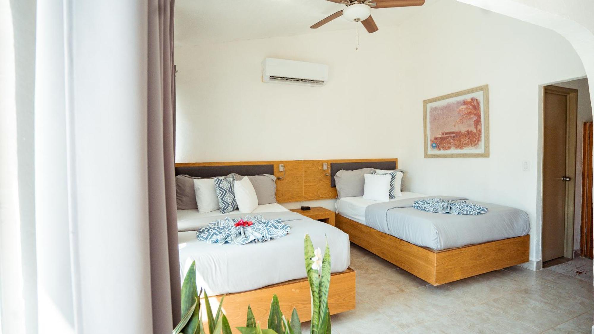 Buena Vista Oceanfront & Hot Springs Resort Buenavista  エクステリア 写真
