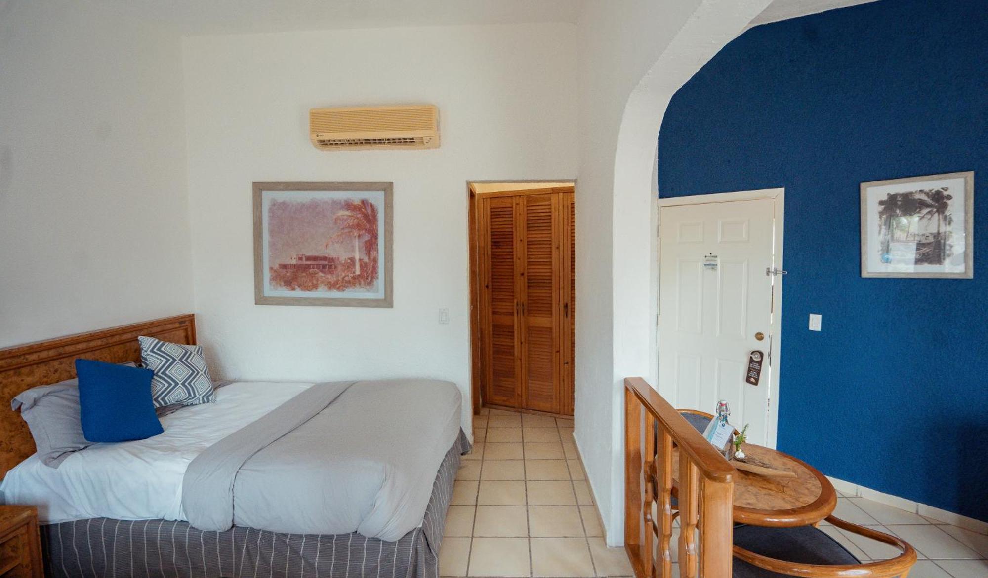 Buena Vista Oceanfront & Hot Springs Resort Buenavista  エクステリア 写真