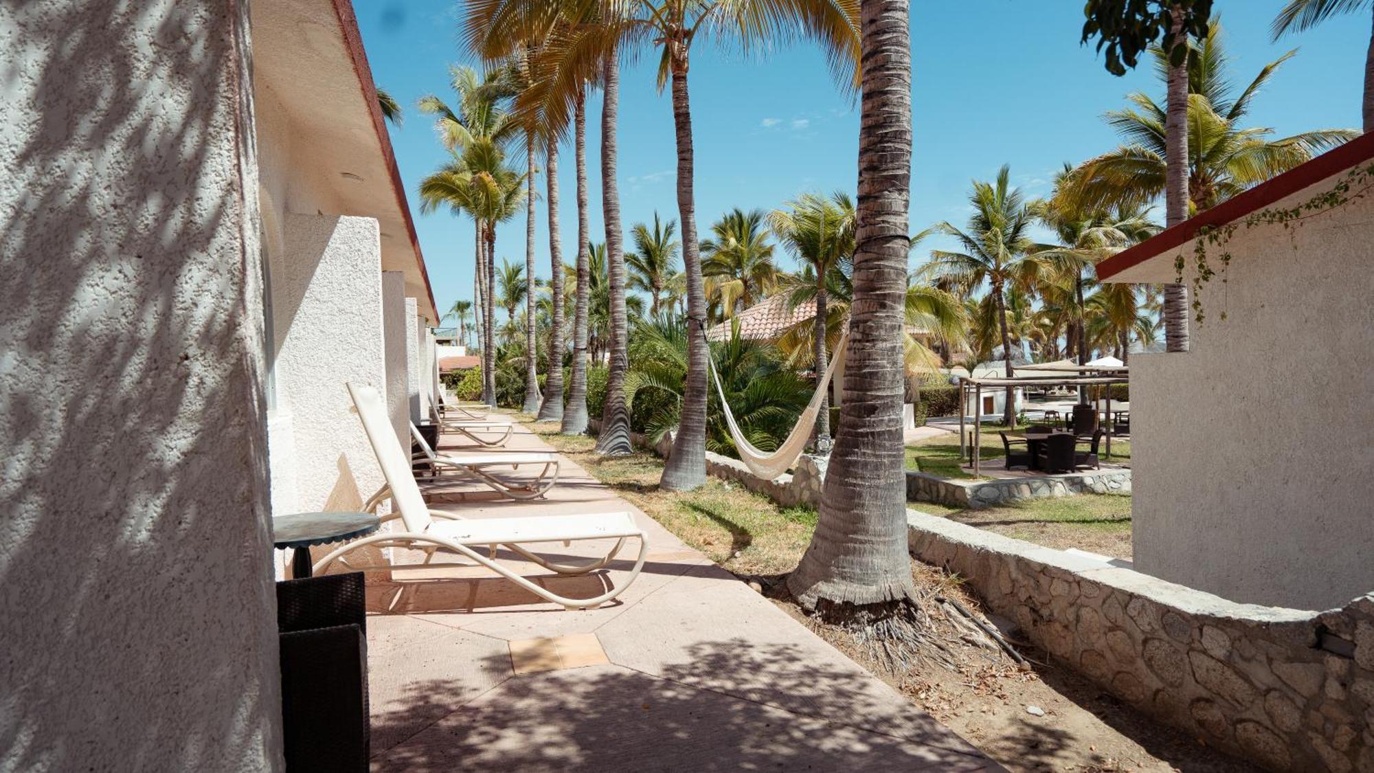 Buena Vista Oceanfront & Hot Springs Resort Buenavista  エクステリア 写真
